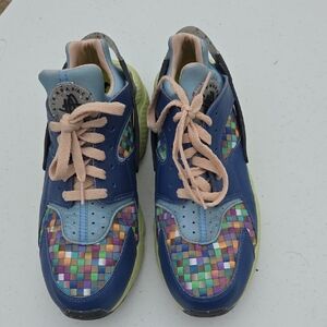 Nike Huarache Multicolor Sz 10